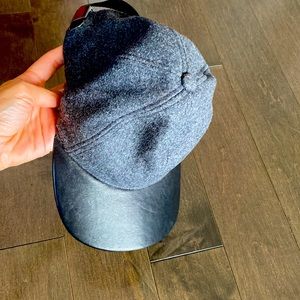 Beautiful Gray Mackage Hat 🤩 Wool and Leather